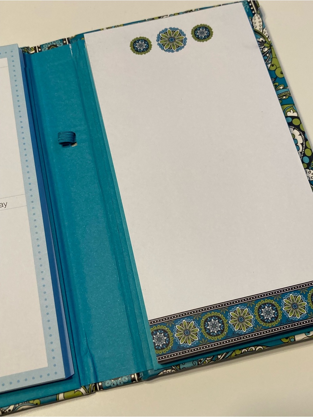 Vera Bradley Teal and Lime Floral Organizer - Picture 6 of 7
